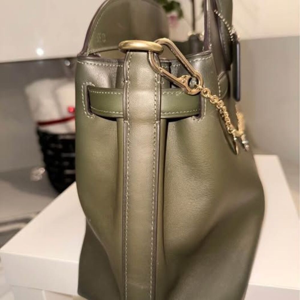 Coach Empire 40 Olive Green w/Heart Bag Charm and matching Essential Slim Wallet - Picture 2 of 8